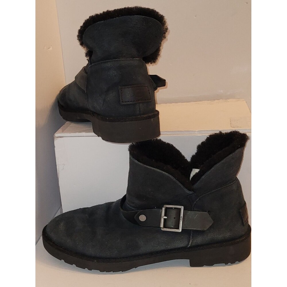 UGG Size 5.5 Romely Short Buckle Black Suede Shearling Buckle Ankle Boots